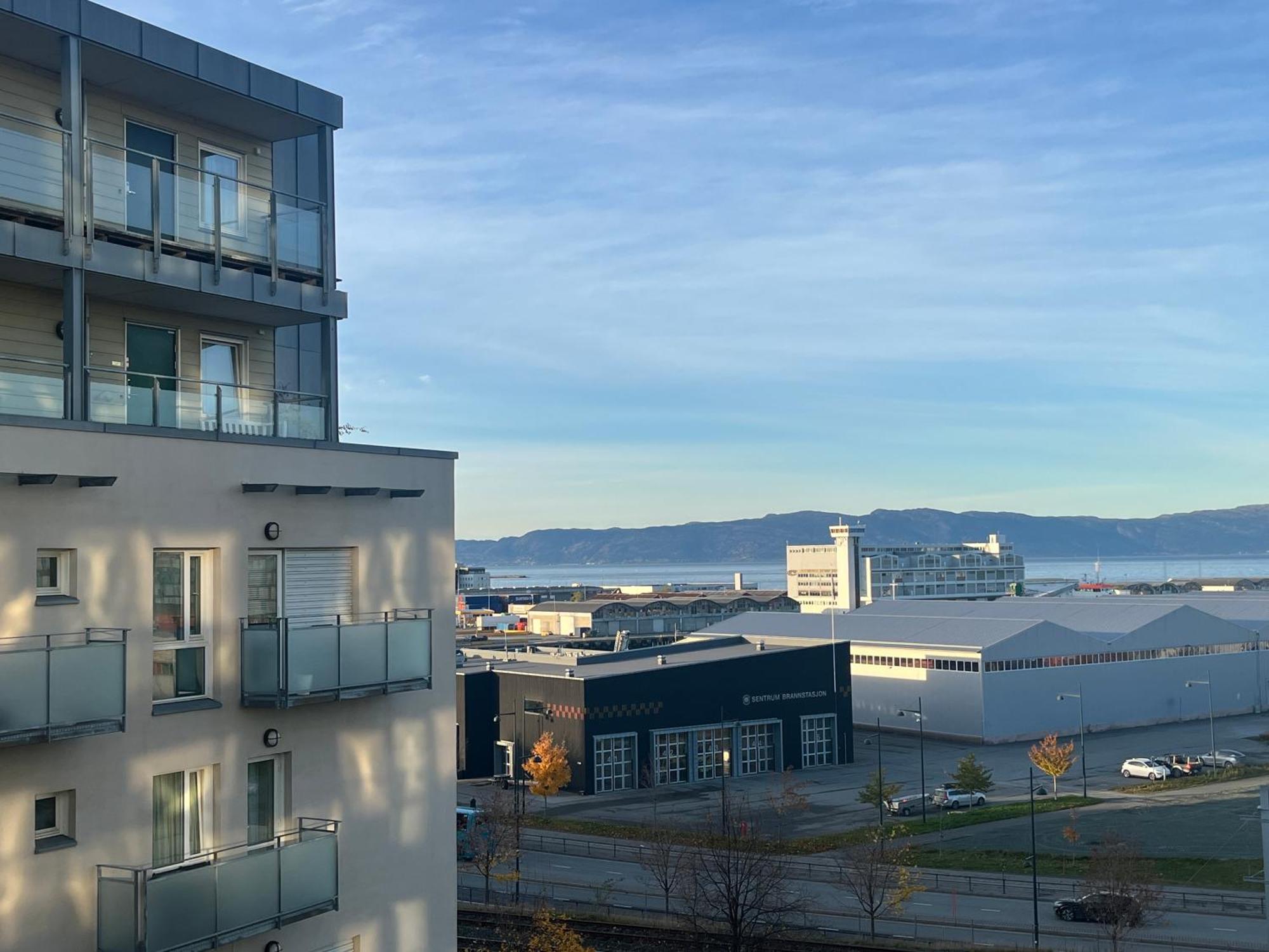 Modern And Central Apartment - Solsiden Trondheim - Up To 6 People Kültér fotó